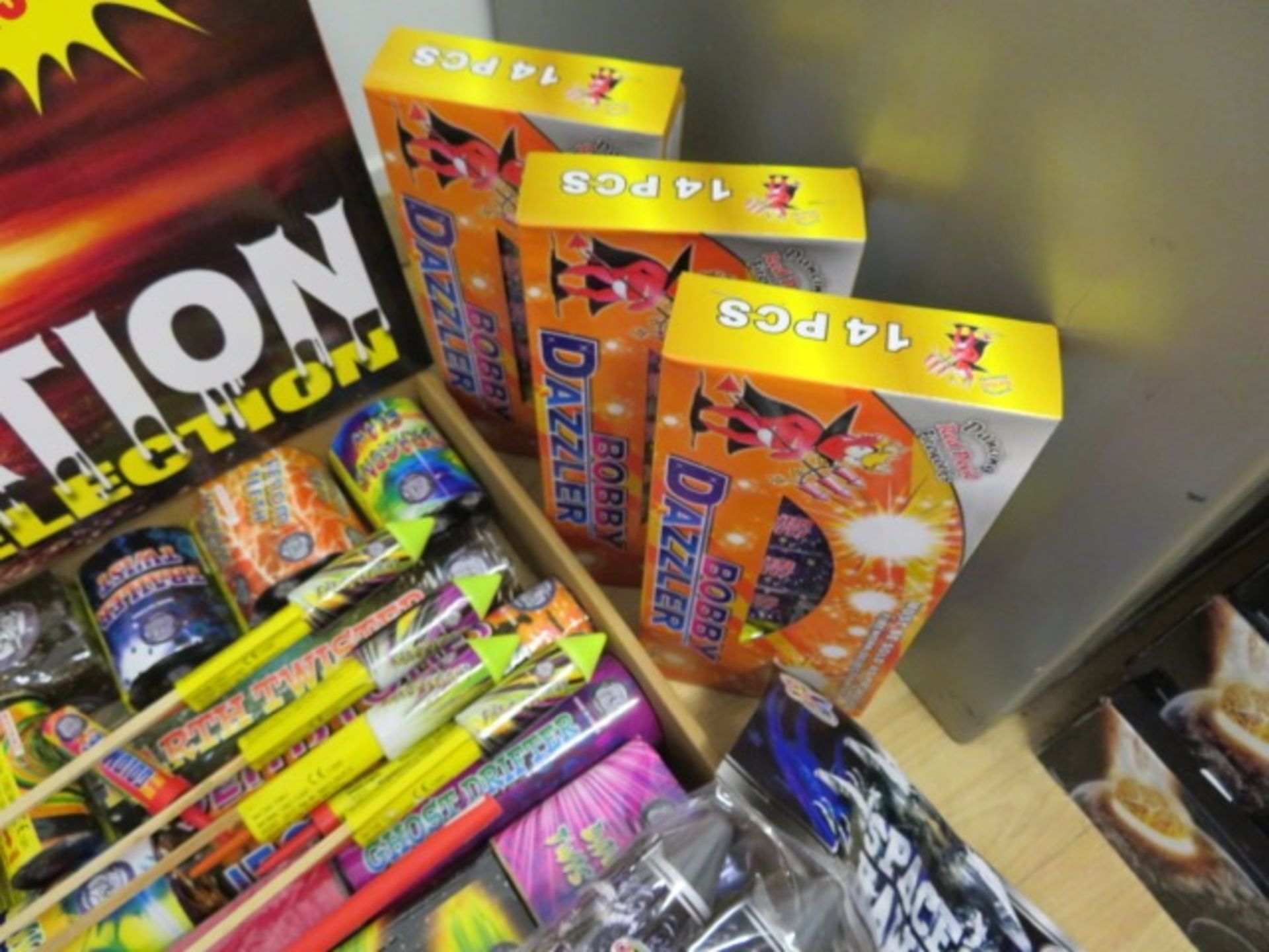 MEGA 78 PIECE FIREWORK LOT - INCLUDES: 1 x DEVASTATION 31 PIECE SELECTION BOX, 1 x PACK OF 5 SPACE - Image 3 of 4