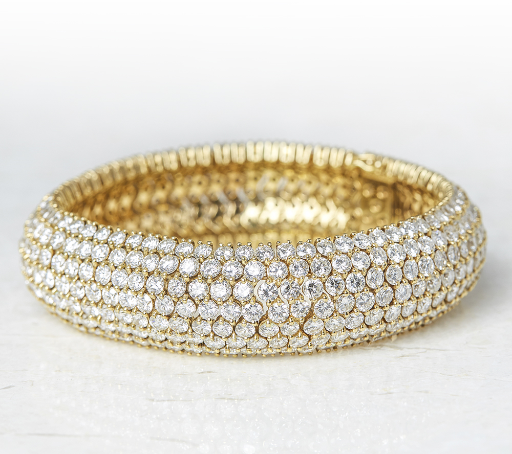 Unbranded, 18k Yellow Gold Round Brilliant Cut 49.00ct Diamond Cluster Bracelet
