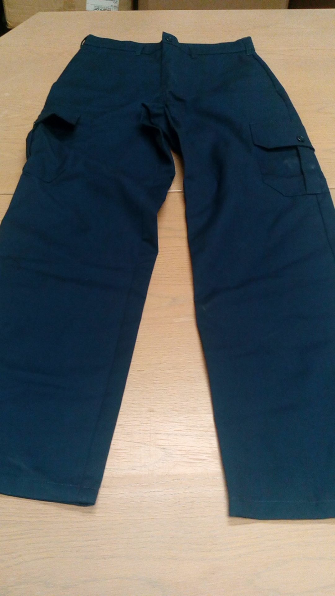 Alexandra workwear size 30 inch mens navy cargo trousersAlexandra workwear new and unused, these