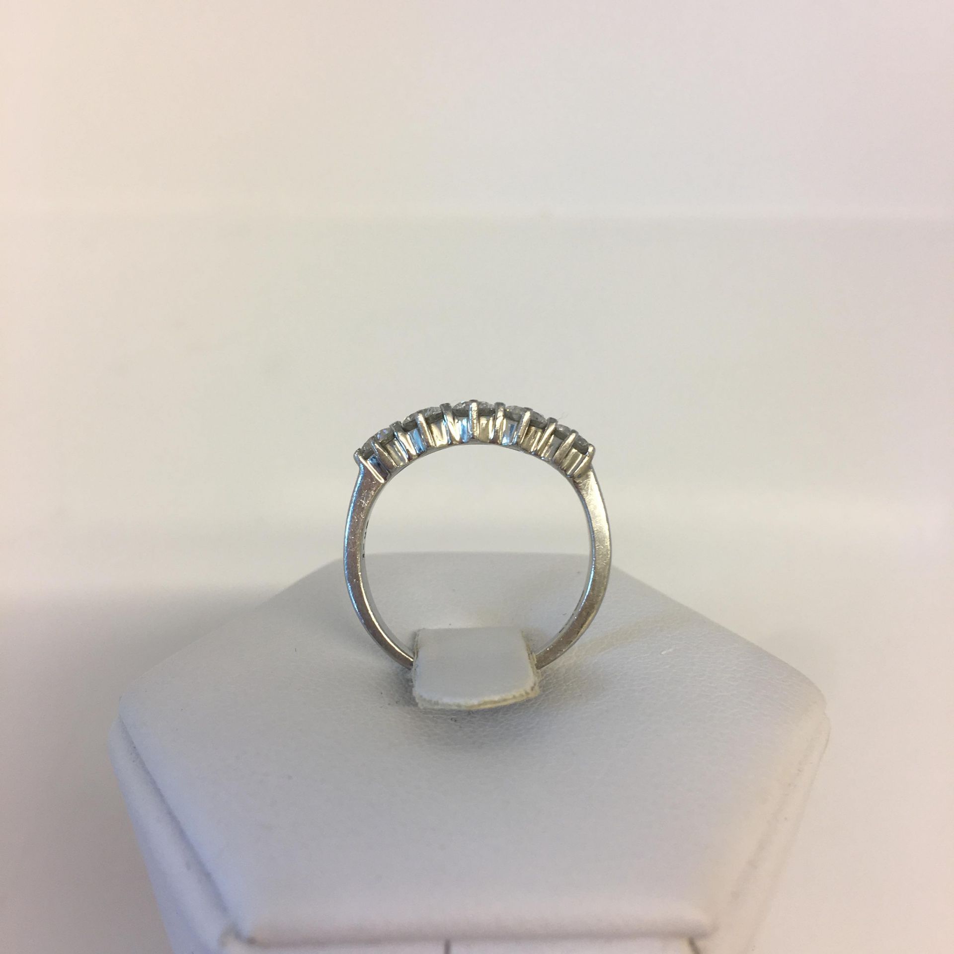 Platinum 1.00ct 5 Stone Diamond Ring - Image 3 of 3