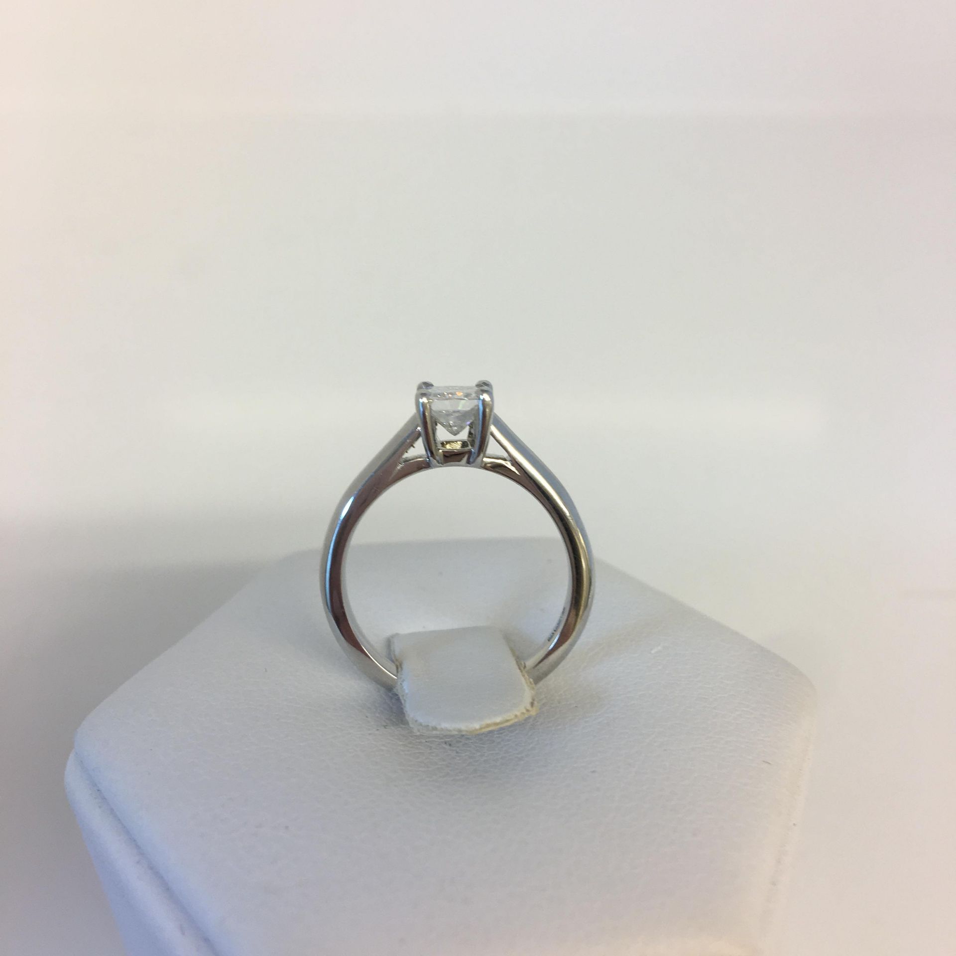 *NEXT BID WINS* Platinum 0.75ct Princess Cut Diamond Solitaire Ring - Image 3 of 3