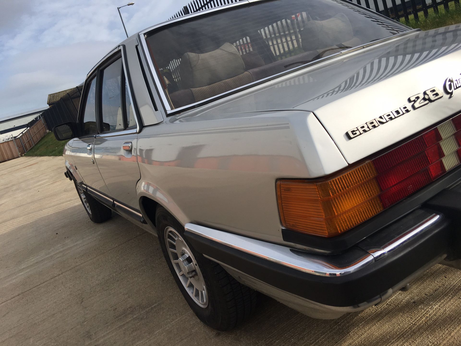 2.8 Litre V6 Ford Granada - Image 6 of 20