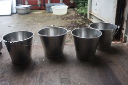 4 Stainlees stell buckets