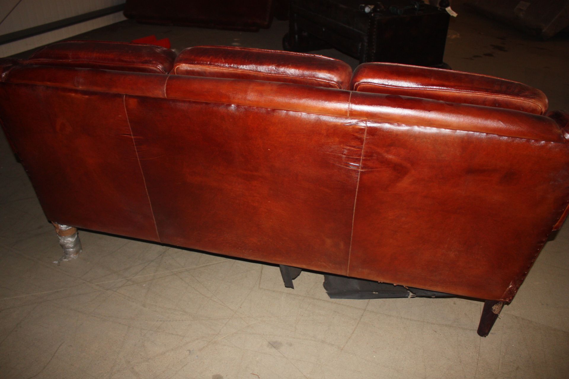 Chestnut 3 Seater Leather Sofa The Chestnut 3 Seater Sofa Is Solidly Constructed On A Wood Frame, - Image 4 of 4
