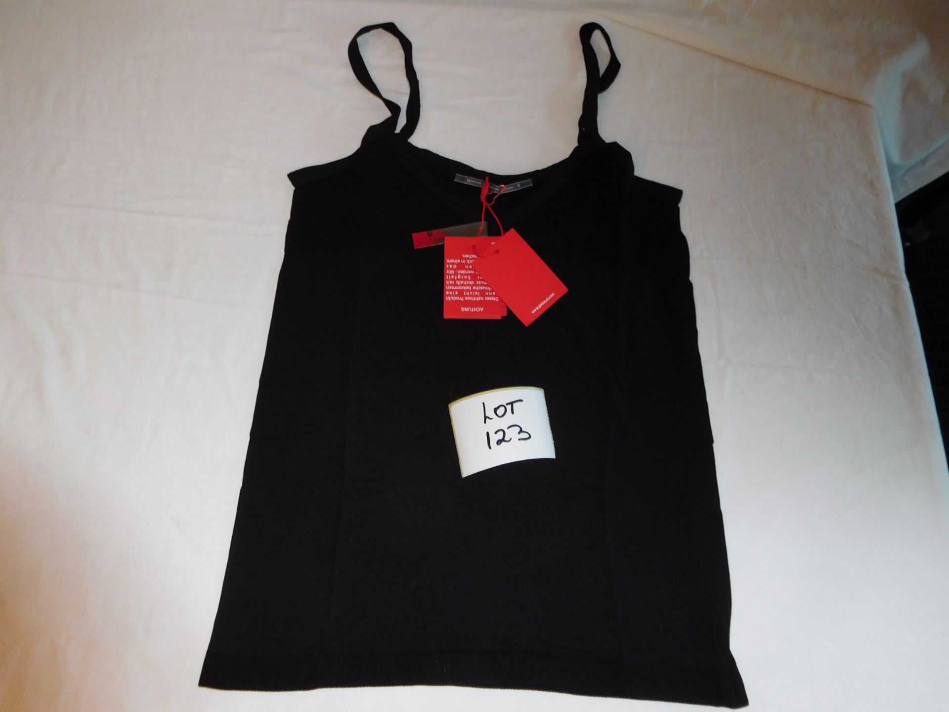 armourisole stretch top colour black size T:-3- retail price £60
