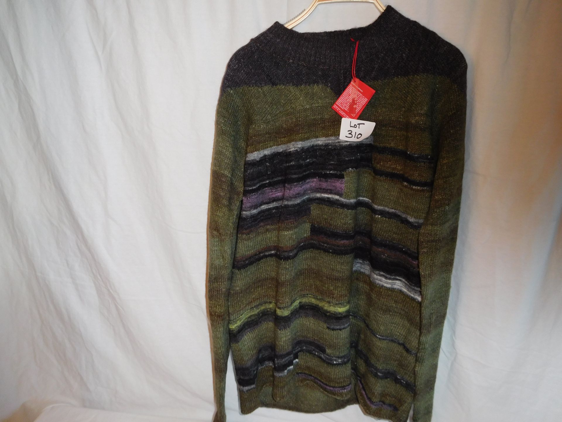 naveebar-code jumper colour olongbay size T:XXL retail price £340