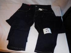 sextan.g jeans colour old wash size T:30 retail price £220