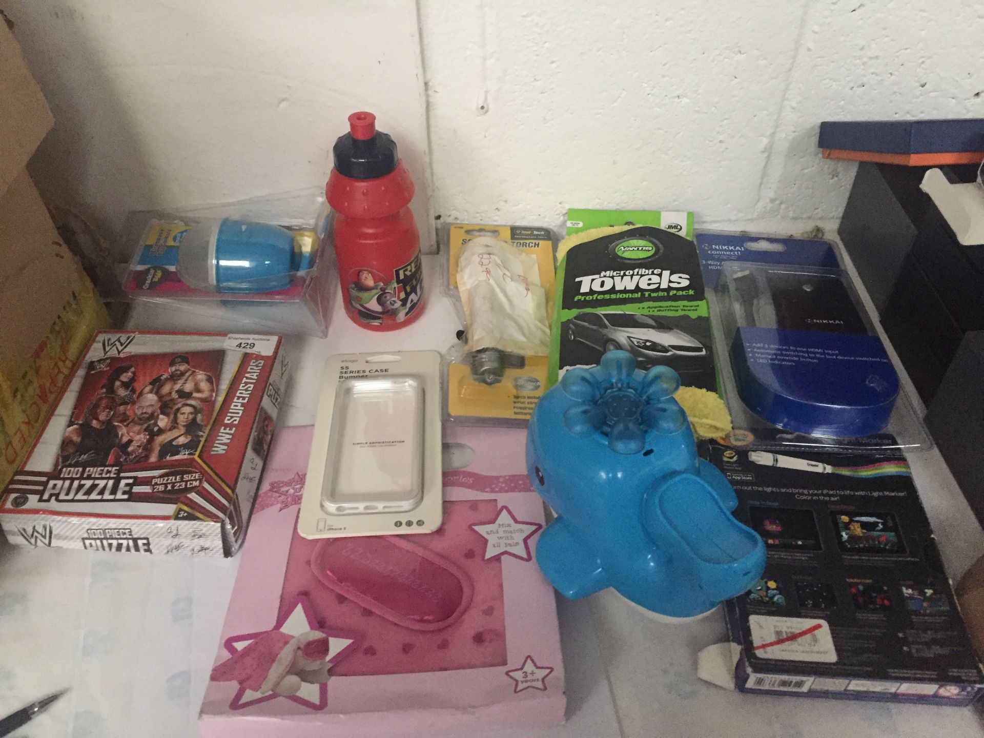 Joblot - Mixed Customer Returns x 10 Items_RRP Approx £300 Includes WWE Puzzle Iphone Case and 8