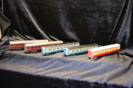 Lot of 5 Passenger Carriages as Pictured