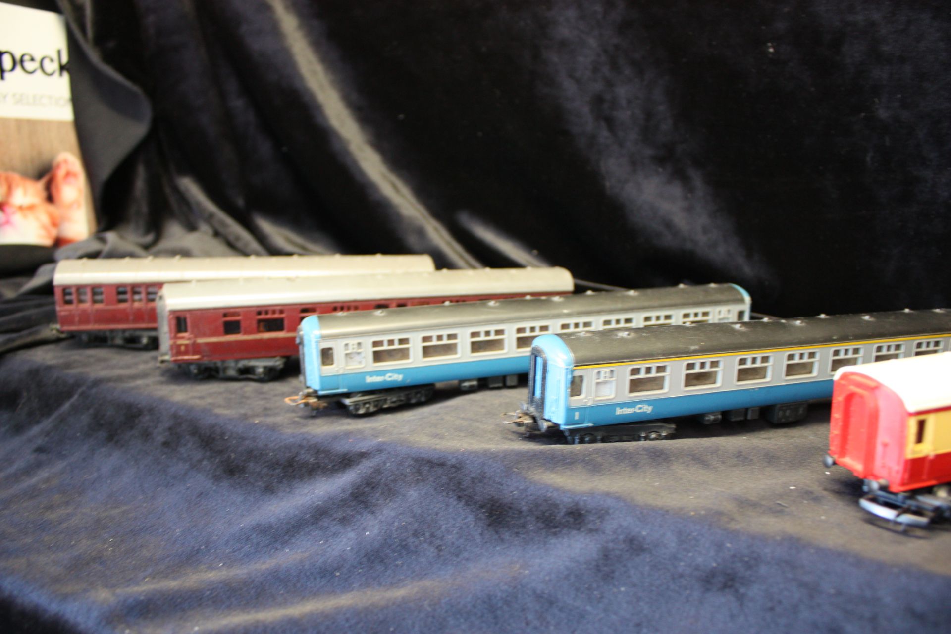 Lot of 5 Passenger Carriages as Pictured - Image 2 of 3