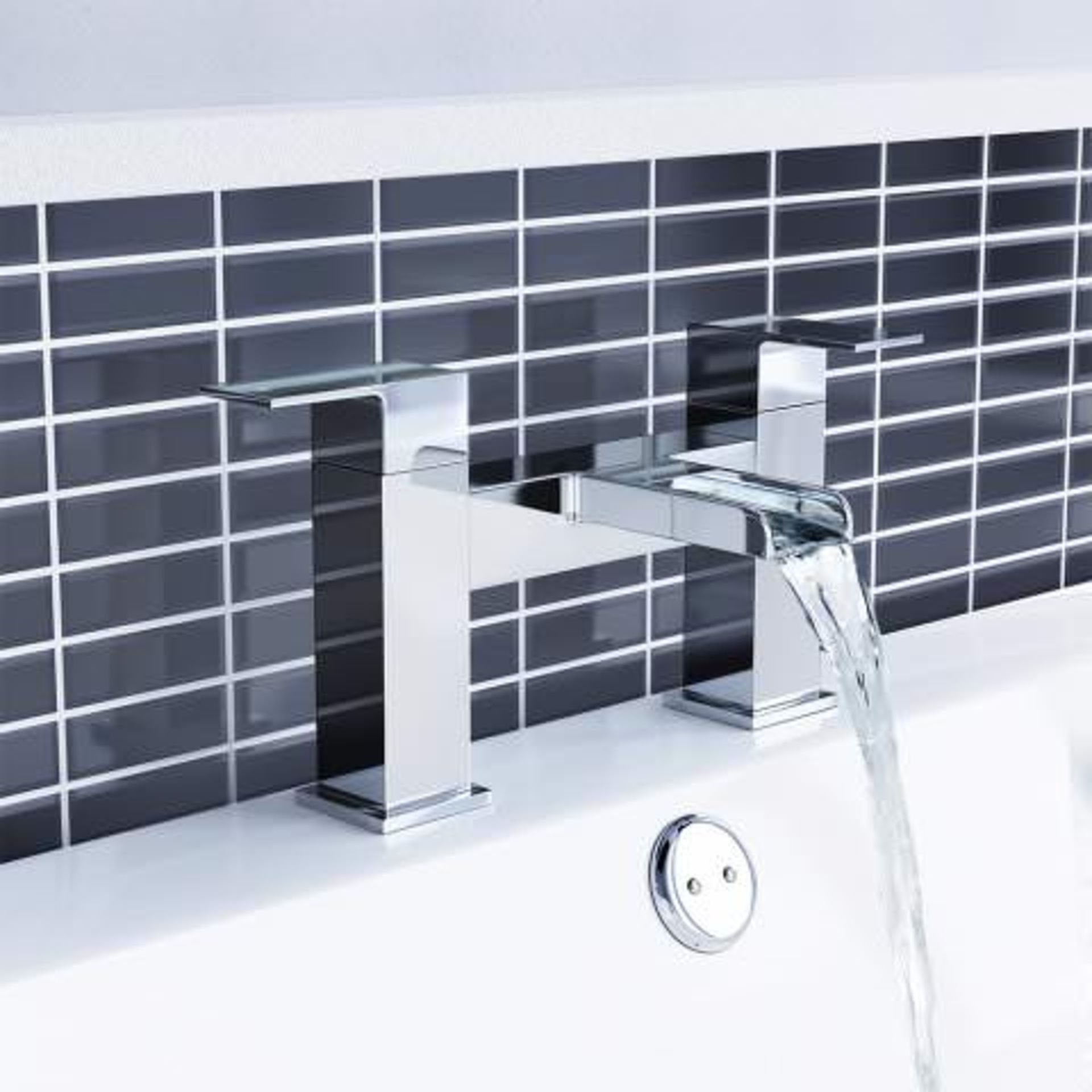 (J14) Niagra II Waterfall Bath Mixer Taps. Modern design: Our Niagra Range of taps is carefully - Image 3 of 3