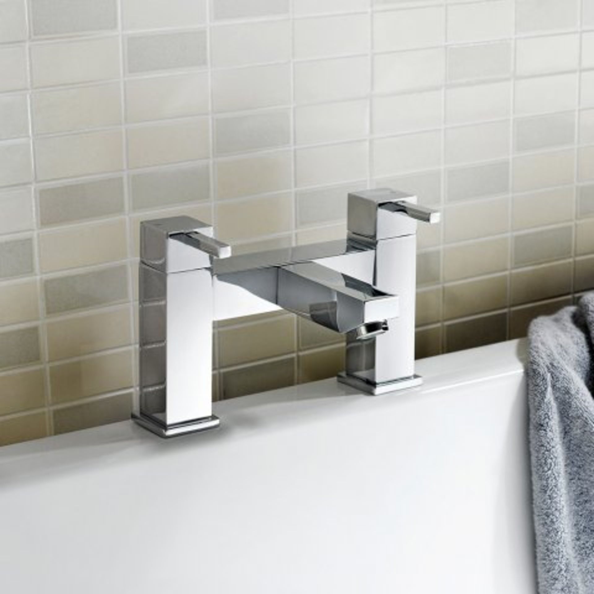 (J11) Virginia II Bath Mixer Shower Tap Presenting a contemporary design, this solid brass tap has - Image 2 of 5