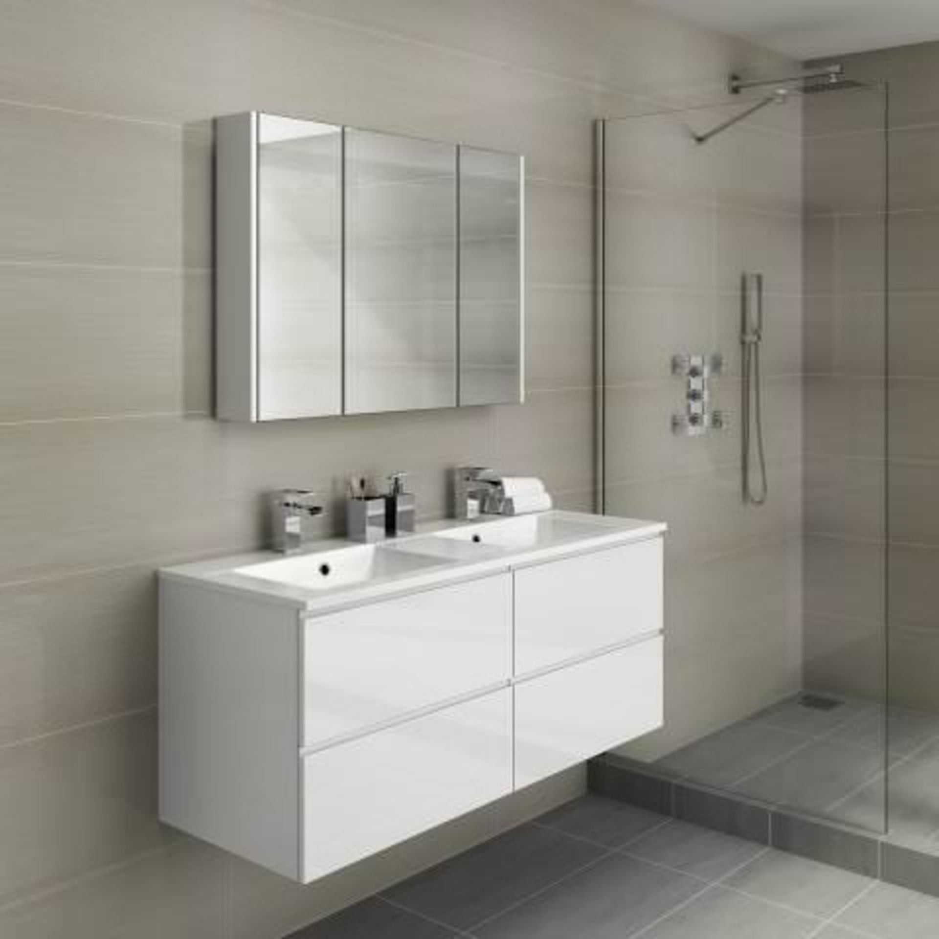 (J39) 900mm Gloss White Triple Door Mirror Cabinet. RRP £299.99. Reflection Perfection The - Image 5 of 5