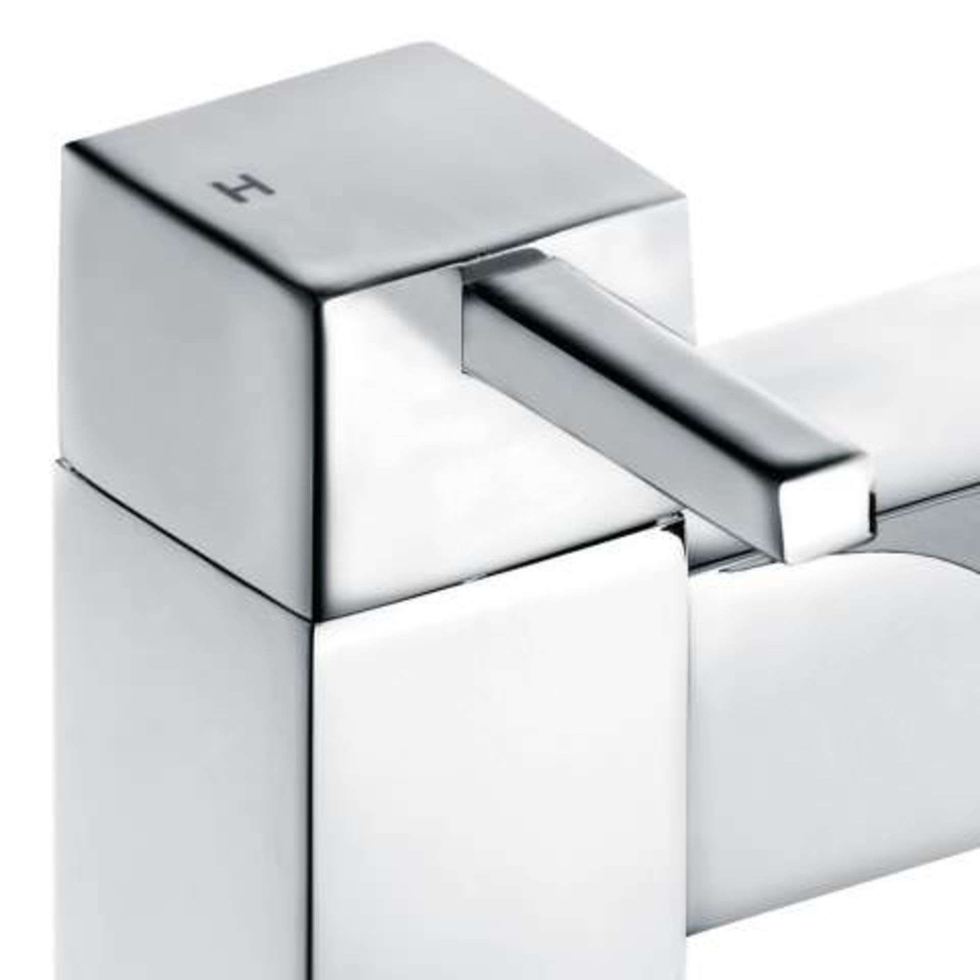 (J11) Virginia II Bath Mixer Shower Tap Presenting a contemporary design, this solid brass tap has - Image 4 of 5