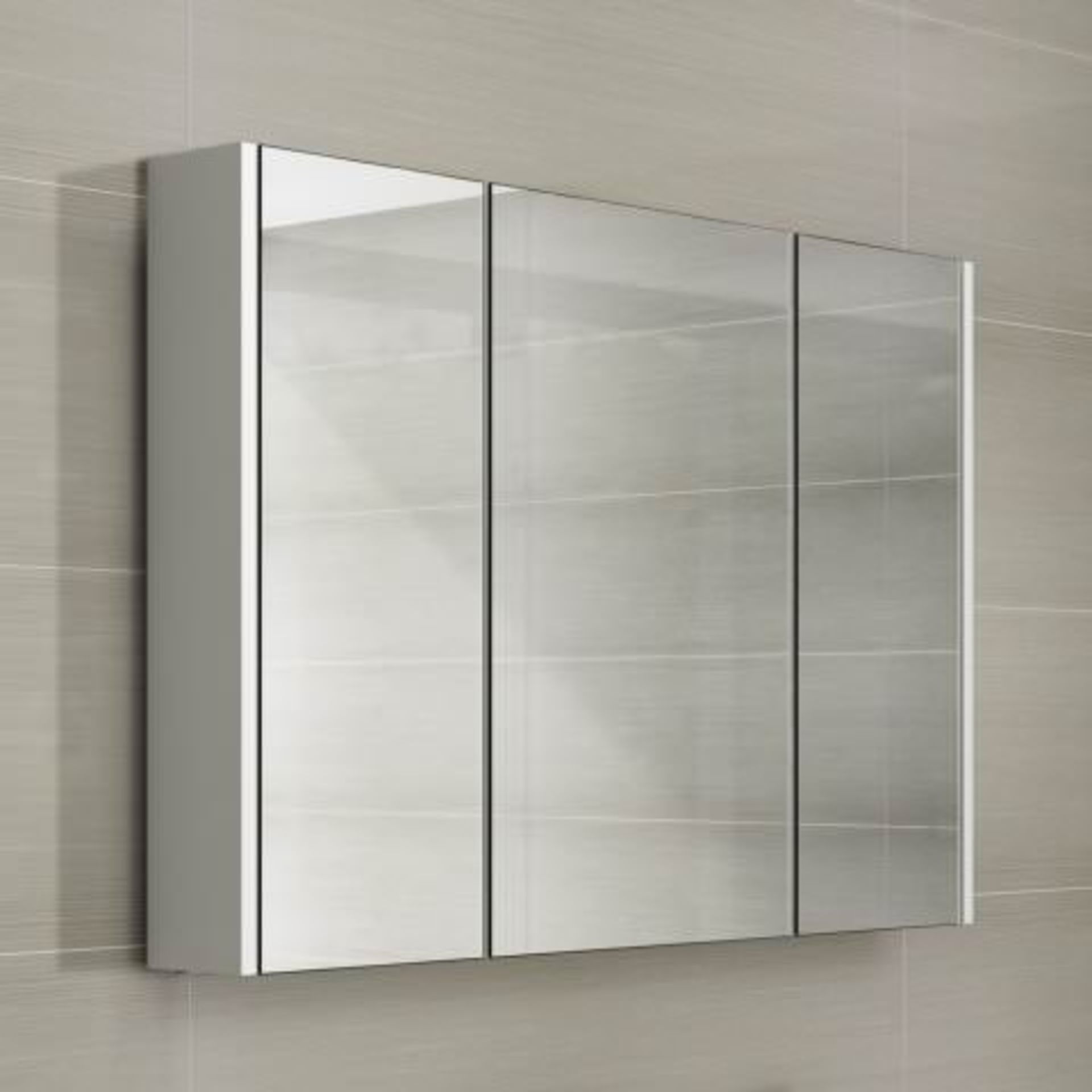 (J39) 900mm Gloss White Triple Door Mirror Cabinet. RRP £299.99. Reflection Perfection The