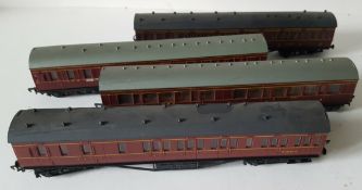 Vintage Retro 4 x Model Train Coaches Airfix & Mainline Models 00 Guage