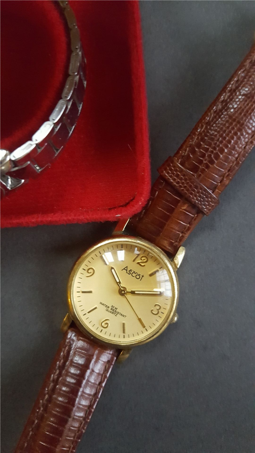 3 x Vintage Retro Wrist Watches NO RESERVE - Image 3 of 4