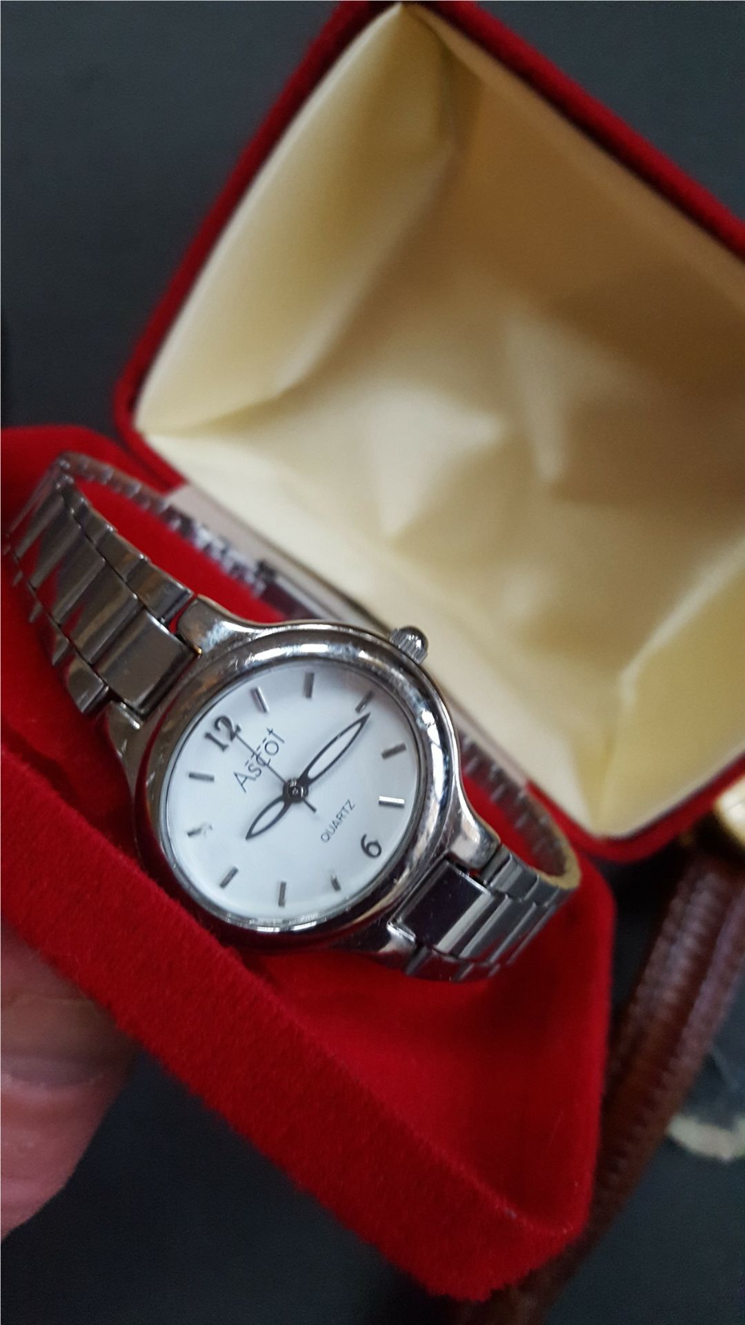 3 x Vintage Retro Wrist Watches NO RESERVE - Image 4 of 4