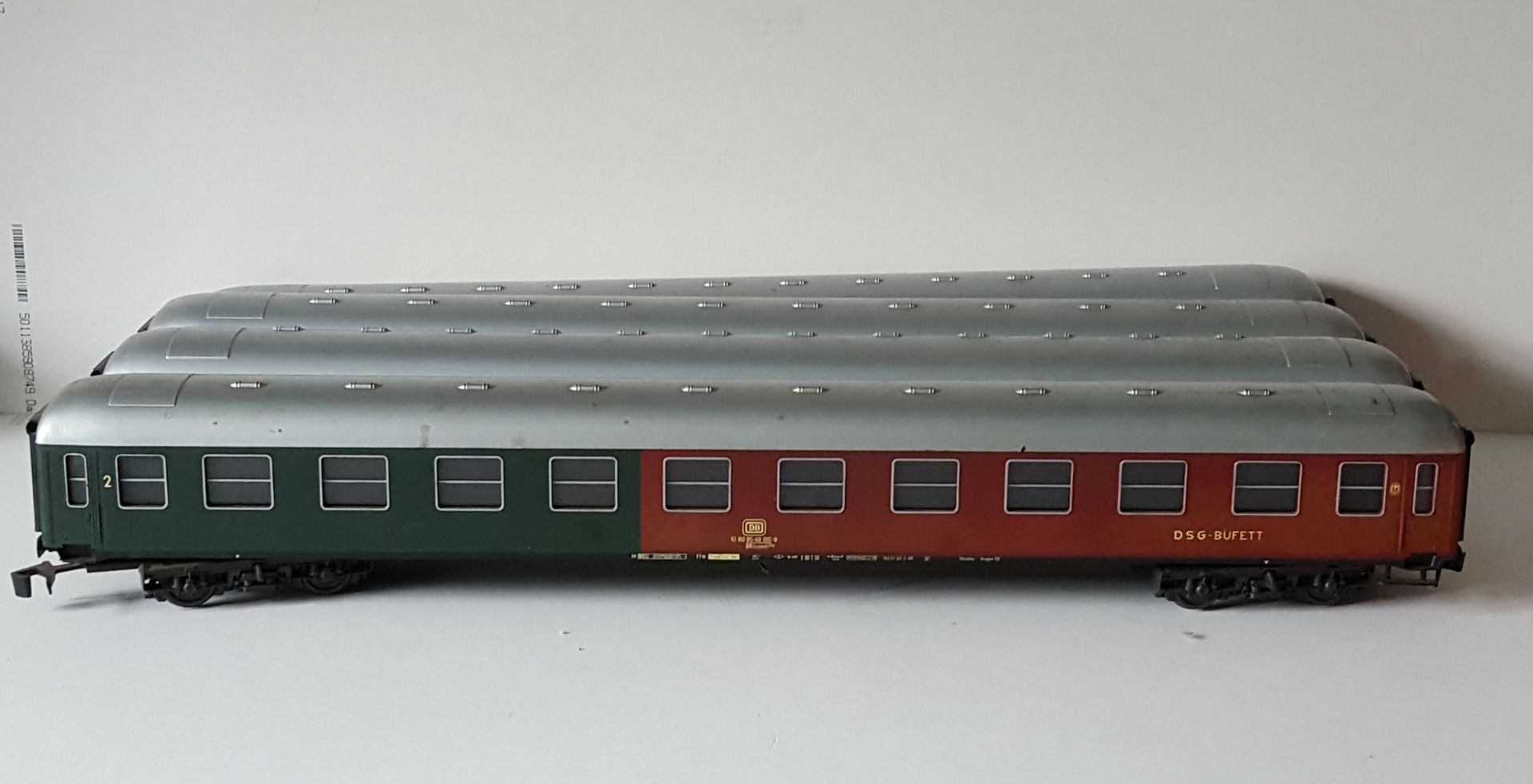 Vintage Retro Model Trains 4 x Rivarossi Coaches O Guage