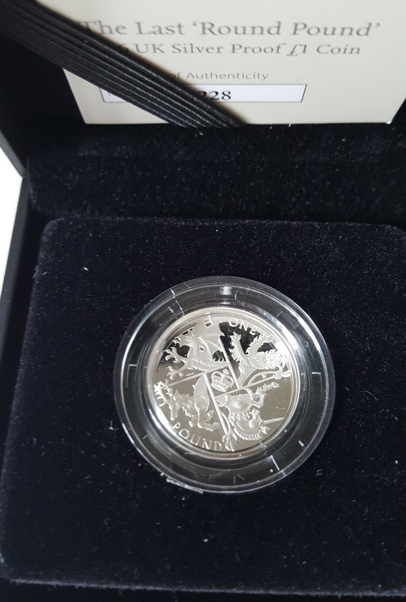 Limited Edition Collectable Coin Silver proof Royal Mint 'The Last Round Pound' - Image 3 of 5