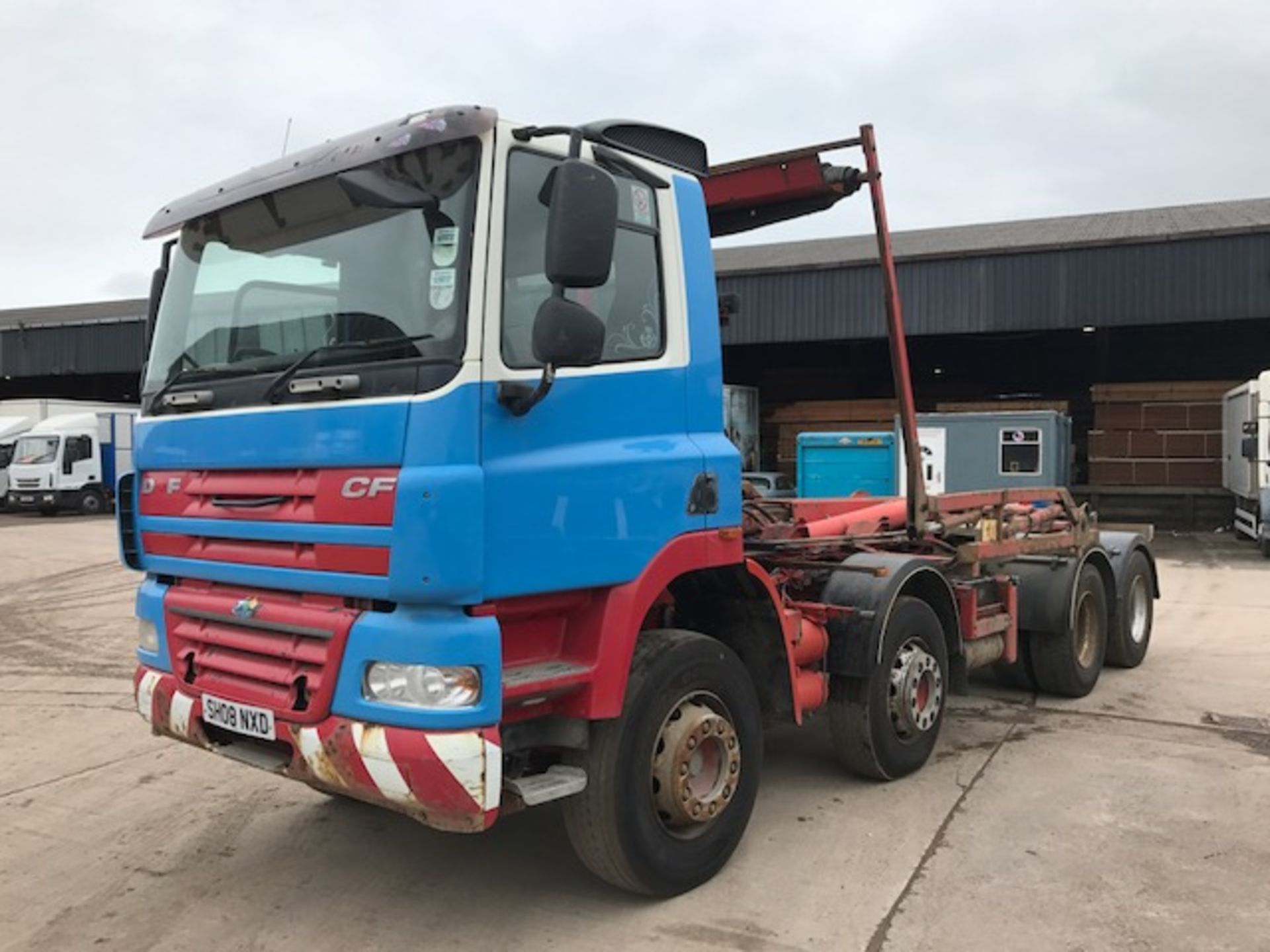 2008 DAF CF85-360 8x4 Hook Loader - Image 2 of 8