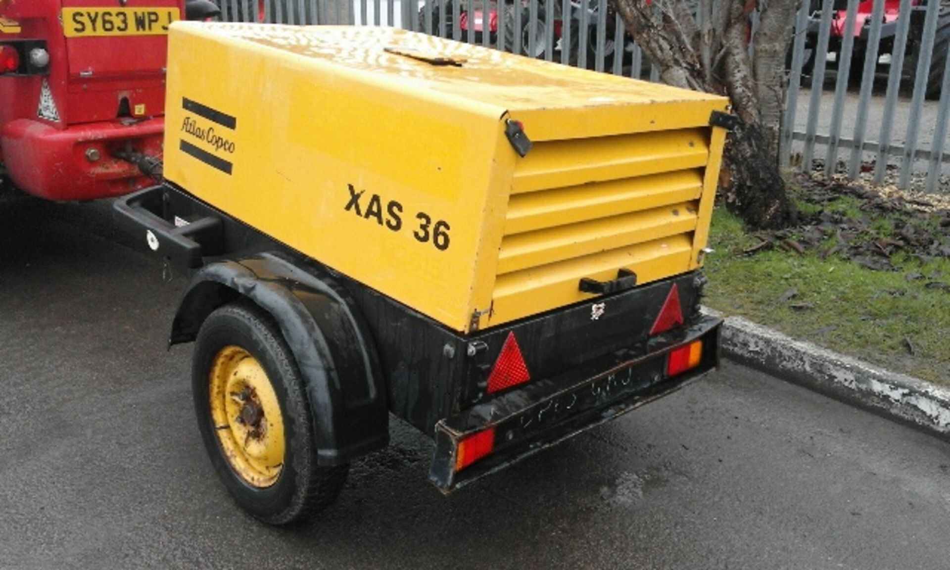 2002 Atlas Copco XAS 36 - Compressor - Image 4 of 6