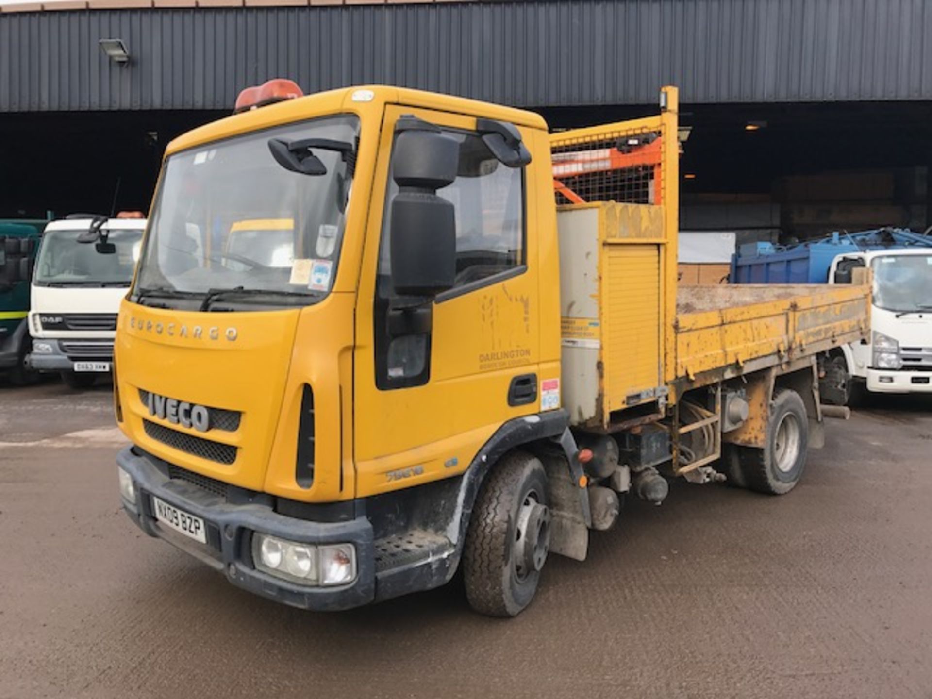 2009 Iveco Eurocargo 75E16 Tipper - Image 2 of 9