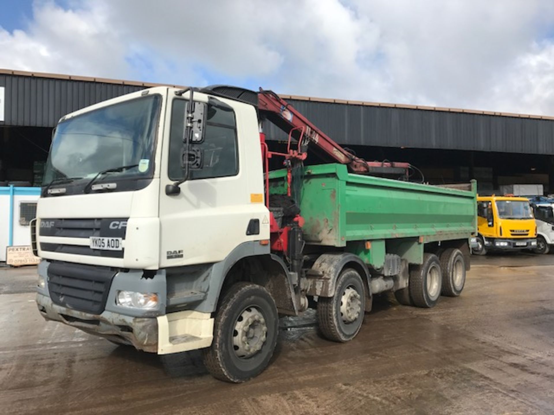 2005 DAF CF 85-340 8x4 Tipper Grab - Image 8 of 12