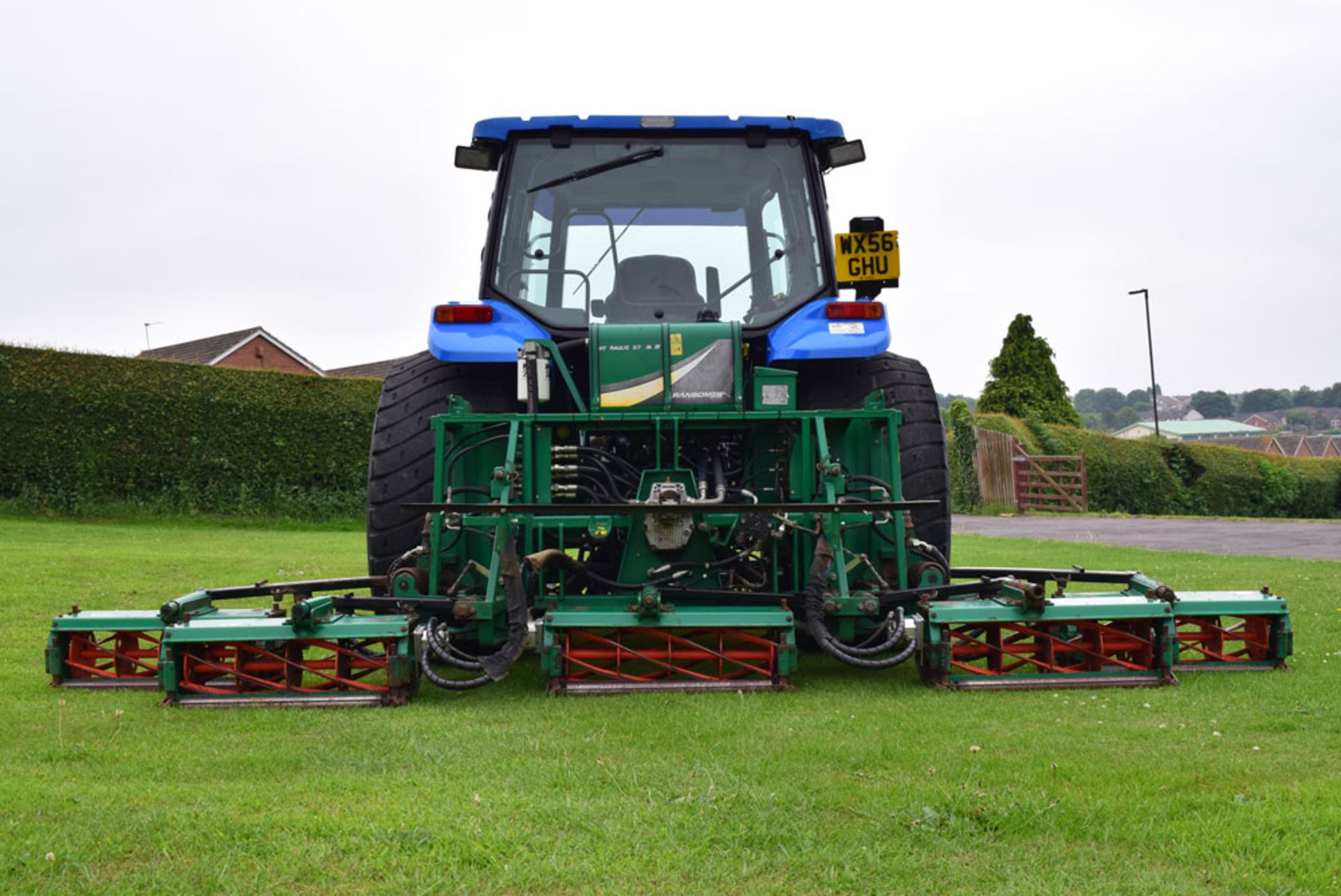 2006 New Holland TL90A Tractor With Ransomes 5/7 Gang Mower Unit NEW PICTURES - Image 17 of 19