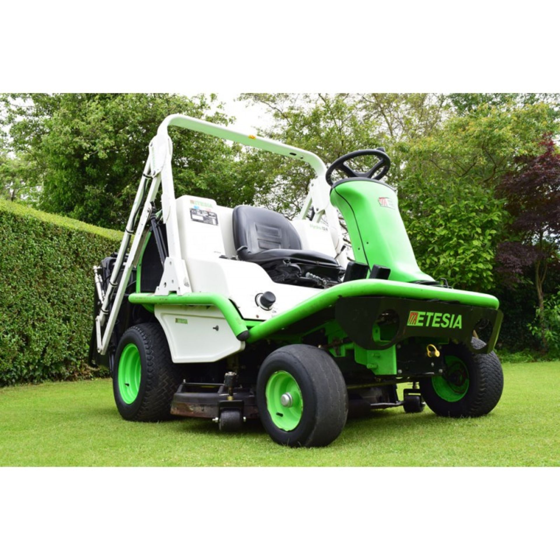 Etesia Hydro 124DS Ride On Rotary Mower