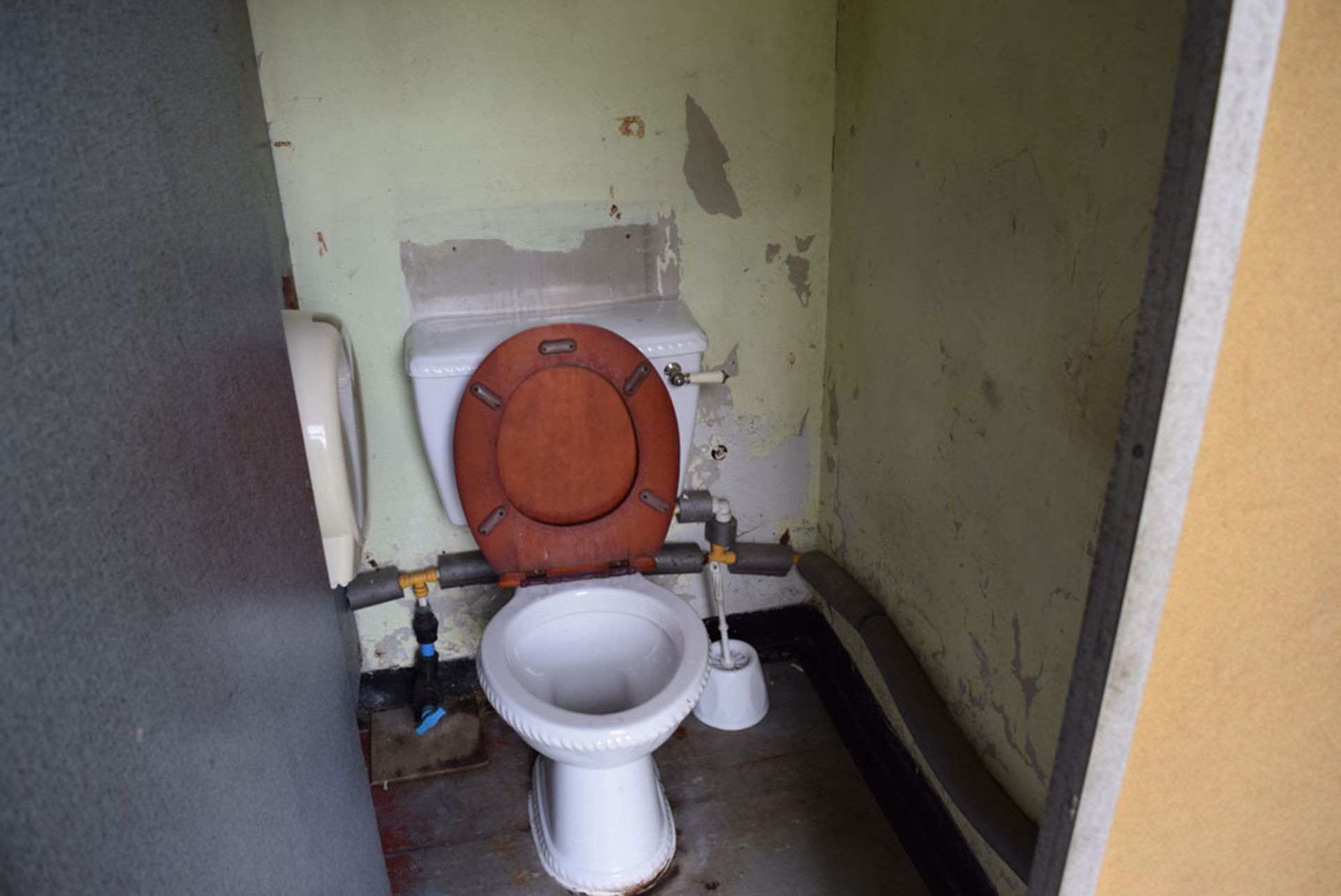 Portable Double Toilet And Single Shower Block NEW PICTURES. - Image 3 of 11