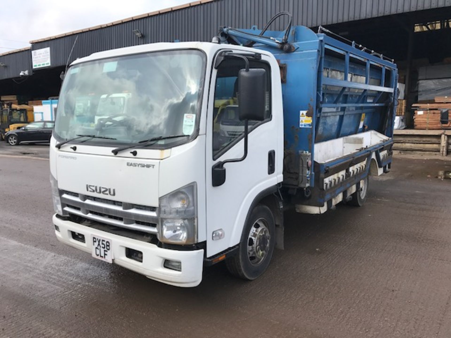 2008 Isuzu N75.190 Kerbside recycler - Image 3 of 10