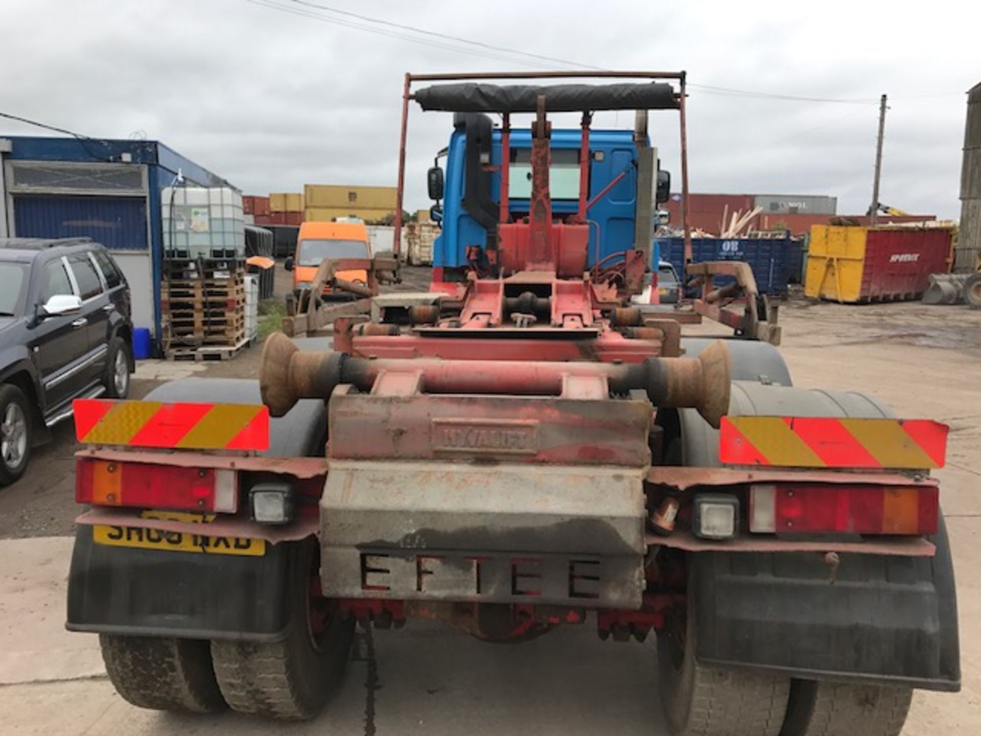 2008 DAF CF85-360 8x4 Hook Loader - Image 3 of 8