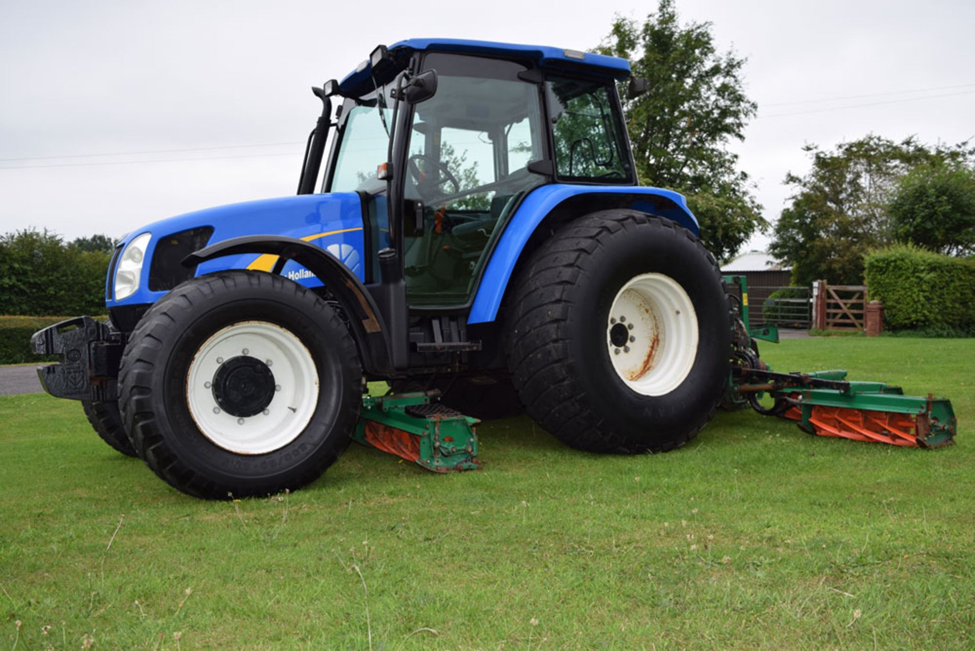 2006 New Holland TL90A Tractor With Ransomes 5/7 Gang Mower Unit NEW PICTURES - Image 15 of 19