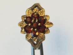 9ct Vintage 1979 Garnet Flower Ring
