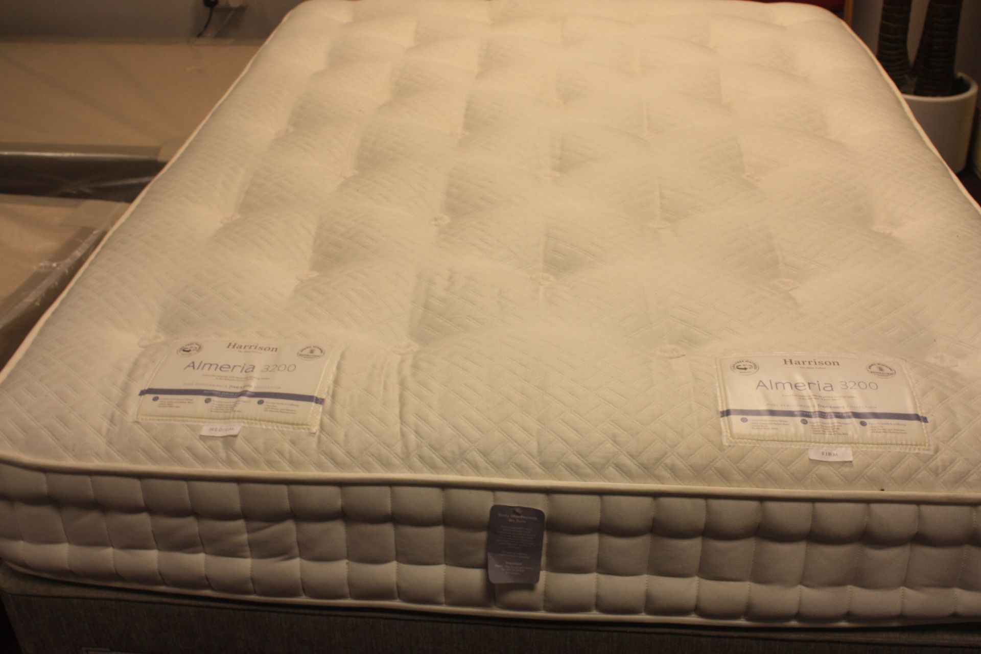 HARRISONS 150CM KING SIZE DIVAN WITH ALMEIRA 3200 MATTRESS DUAL FIRMNESS RRP £1200 - Image 2 of 3