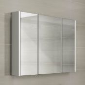 (Y25) 900mm Gloss White Triple Door Mirror Cabinet. RRP £299.99. Reflection Perfection The
