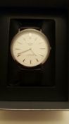 BRAND NEW NY LONDON GENTS SLIMLINE WATCH, SILVER WITH WHITE FACE AND BLACK LEATHER STRAP, WITH