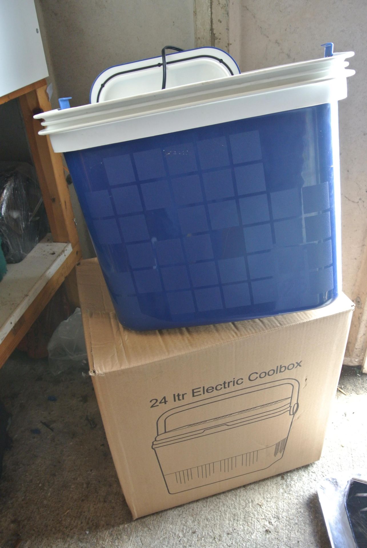Electric Coolbox - Image 2 of 2
