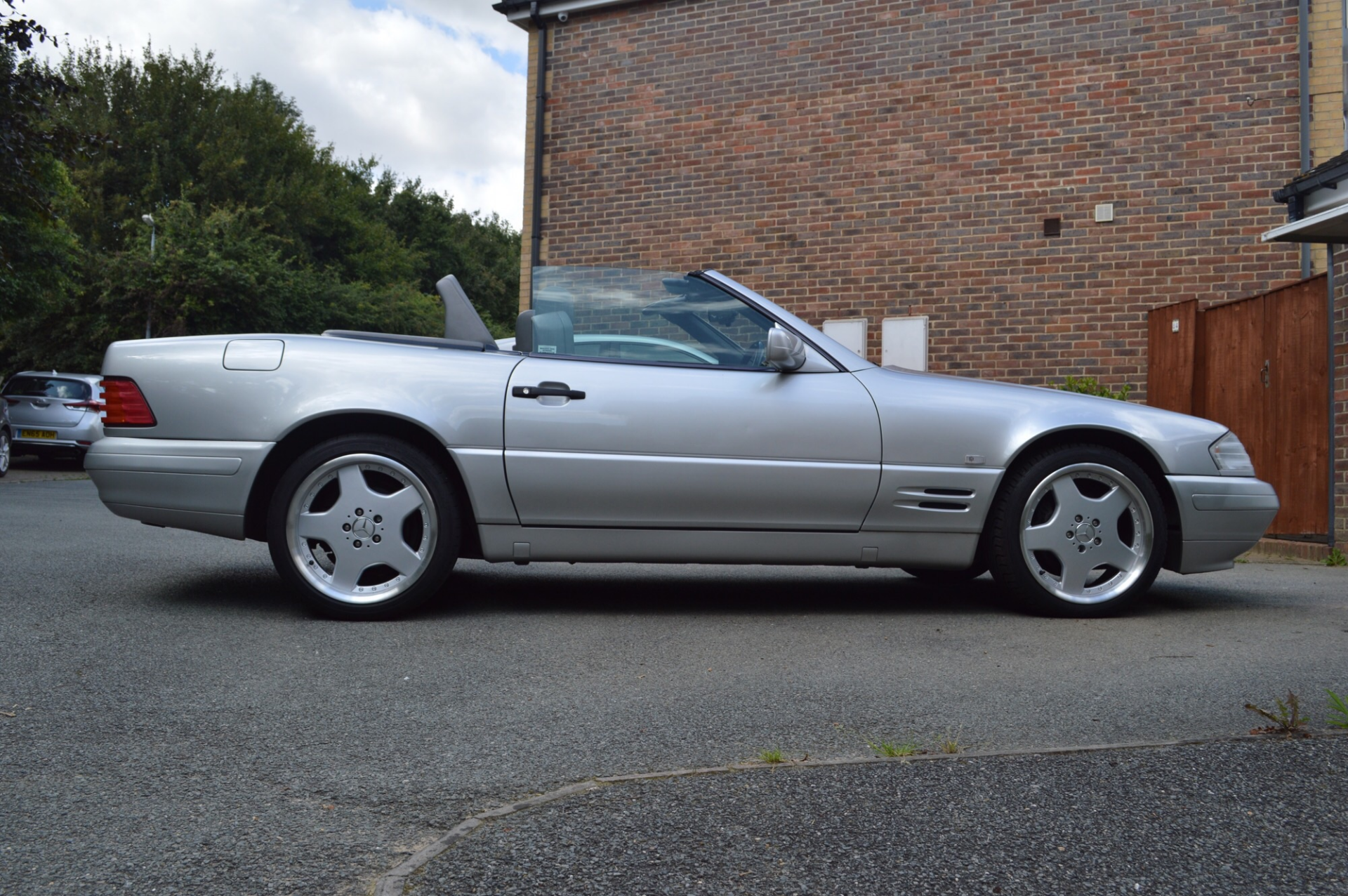 Mercedes Benz SL Class Automatic Sports Convertible (Hard and soft top) - Image 4 of 19