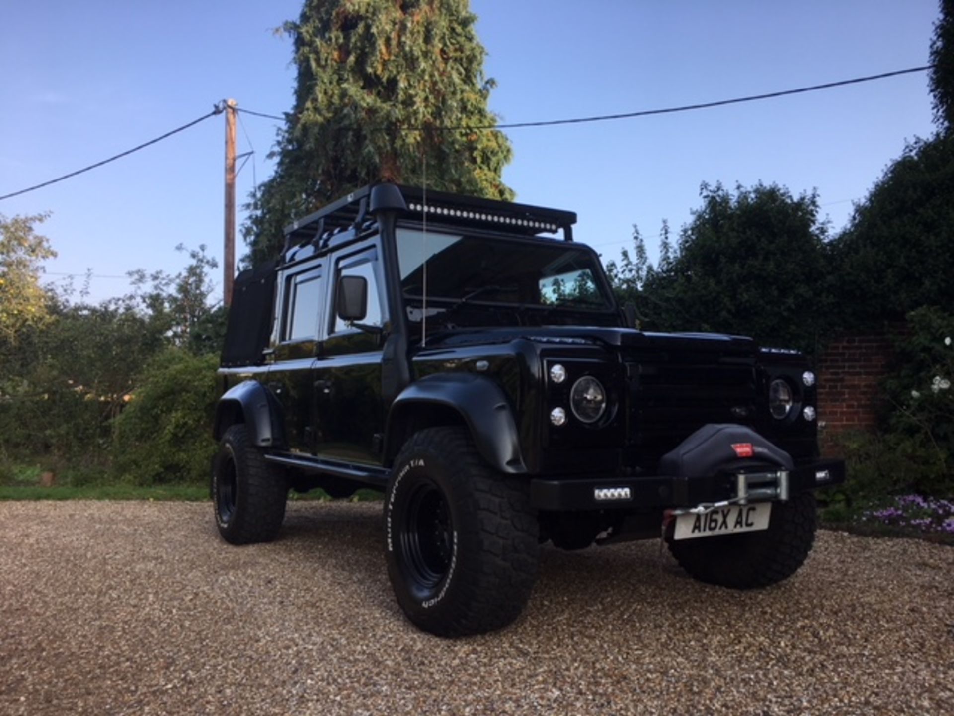 Deranged! Land Rover Defender 110 TD5 Double cab pick up. - Image 13 of 32