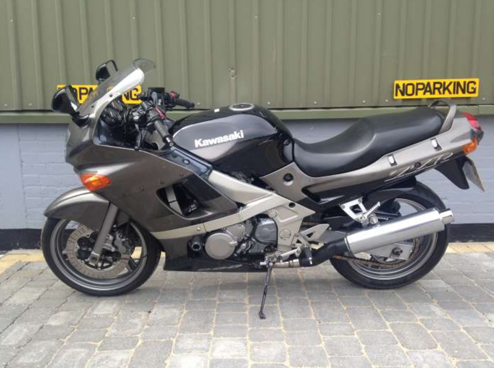 1998 Kawasaki Bikes ZZR 600