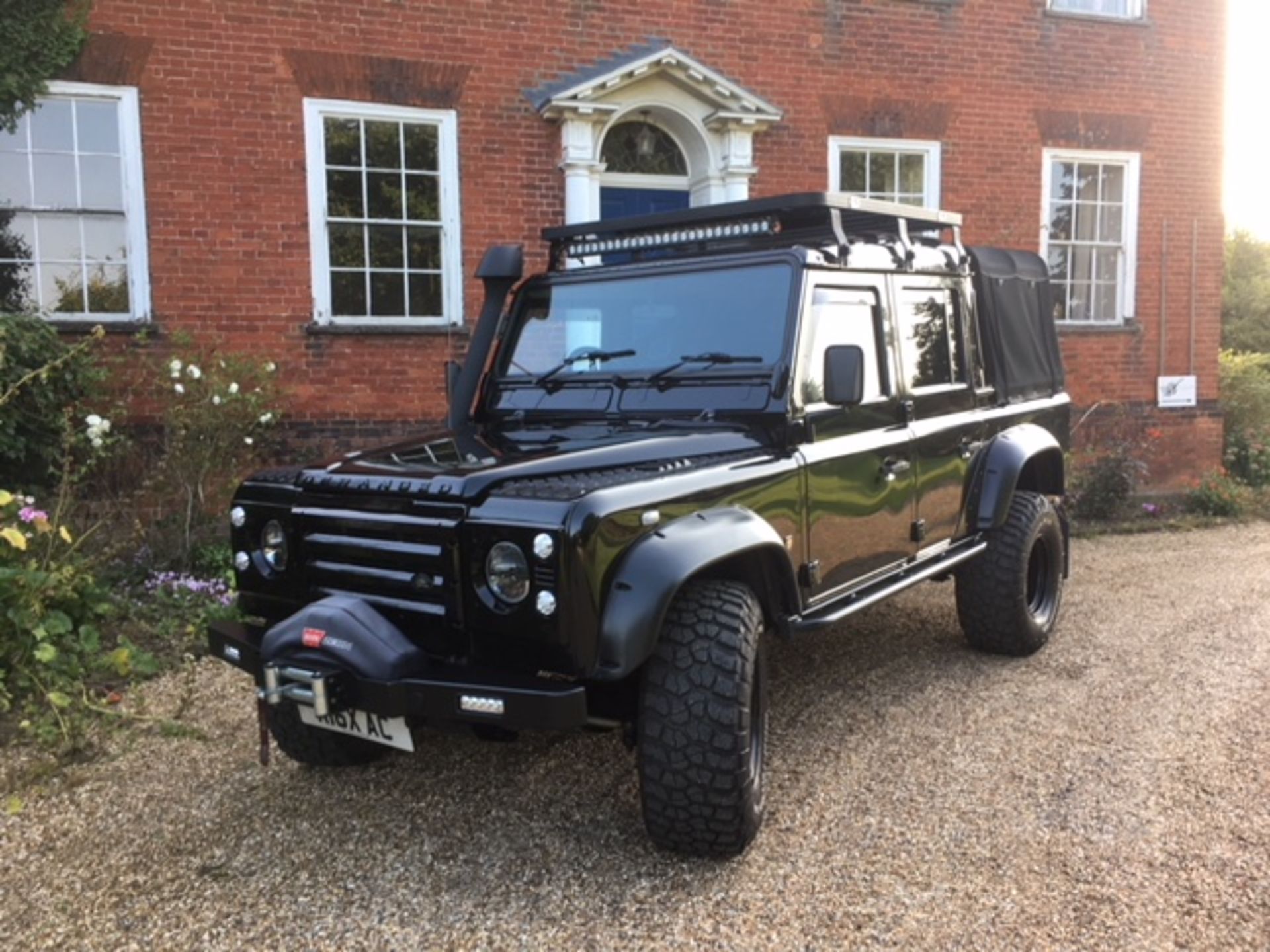 Deranged! Land Rover Defender 110 TD5 Double cab pick up. - Image 28 of 32