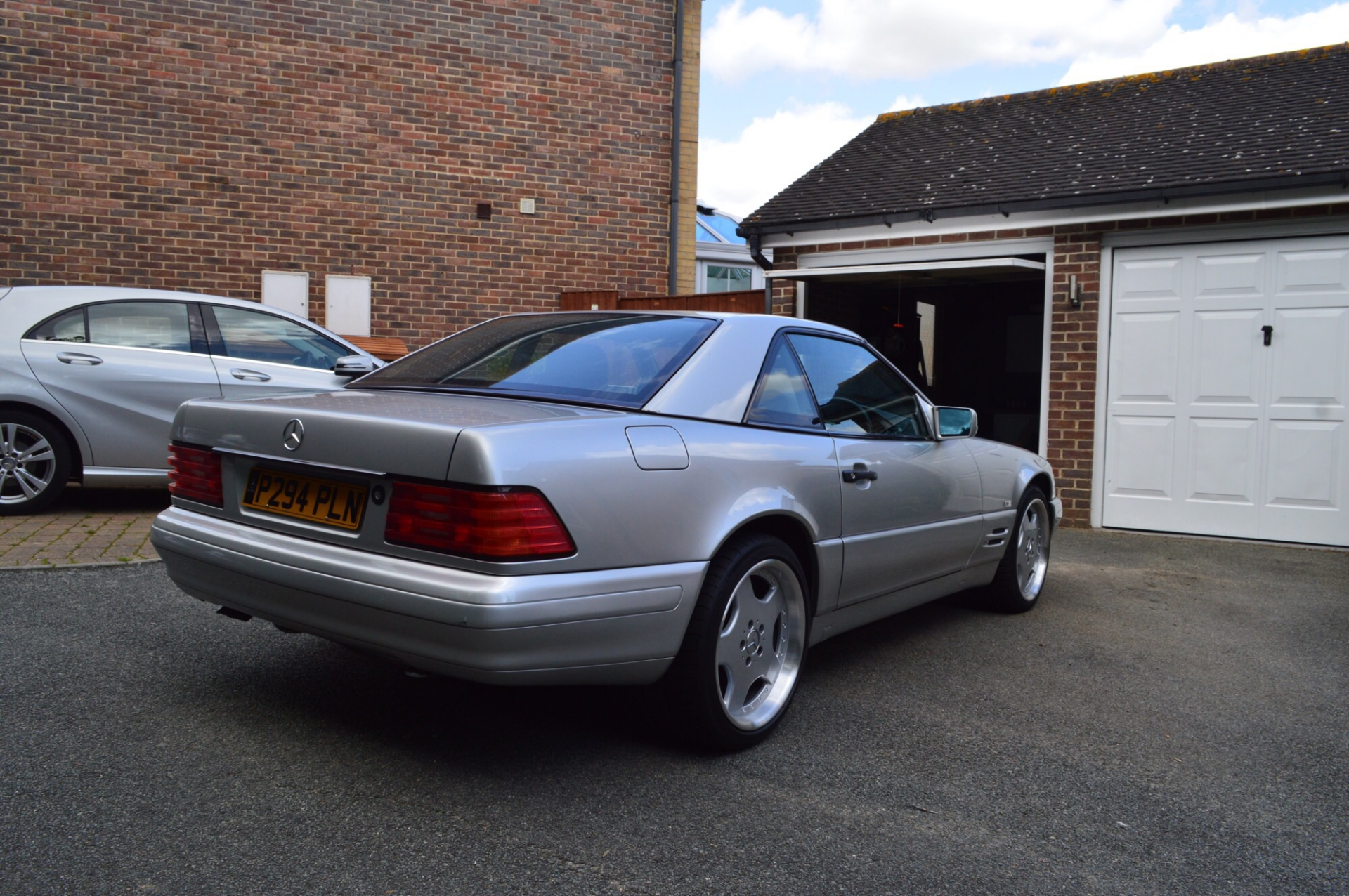 Mercedes Benz SL Class Automatic Sports Convertible (Hard and soft top) - Image 13 of 19