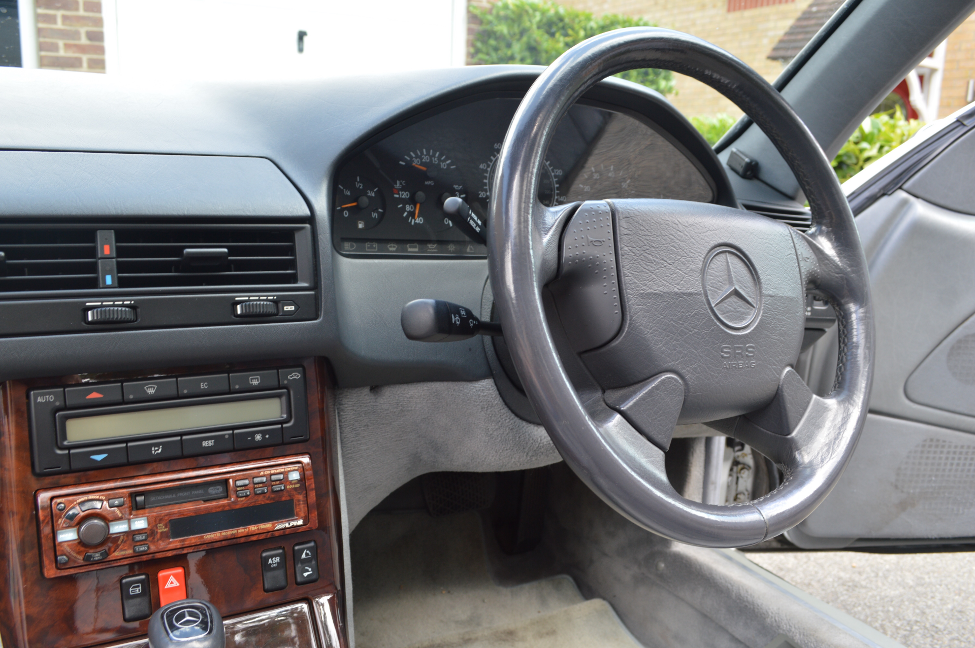 Mercedes Benz SL Class Automatic Sports Convertible (Hard and soft top) - Image 9 of 19