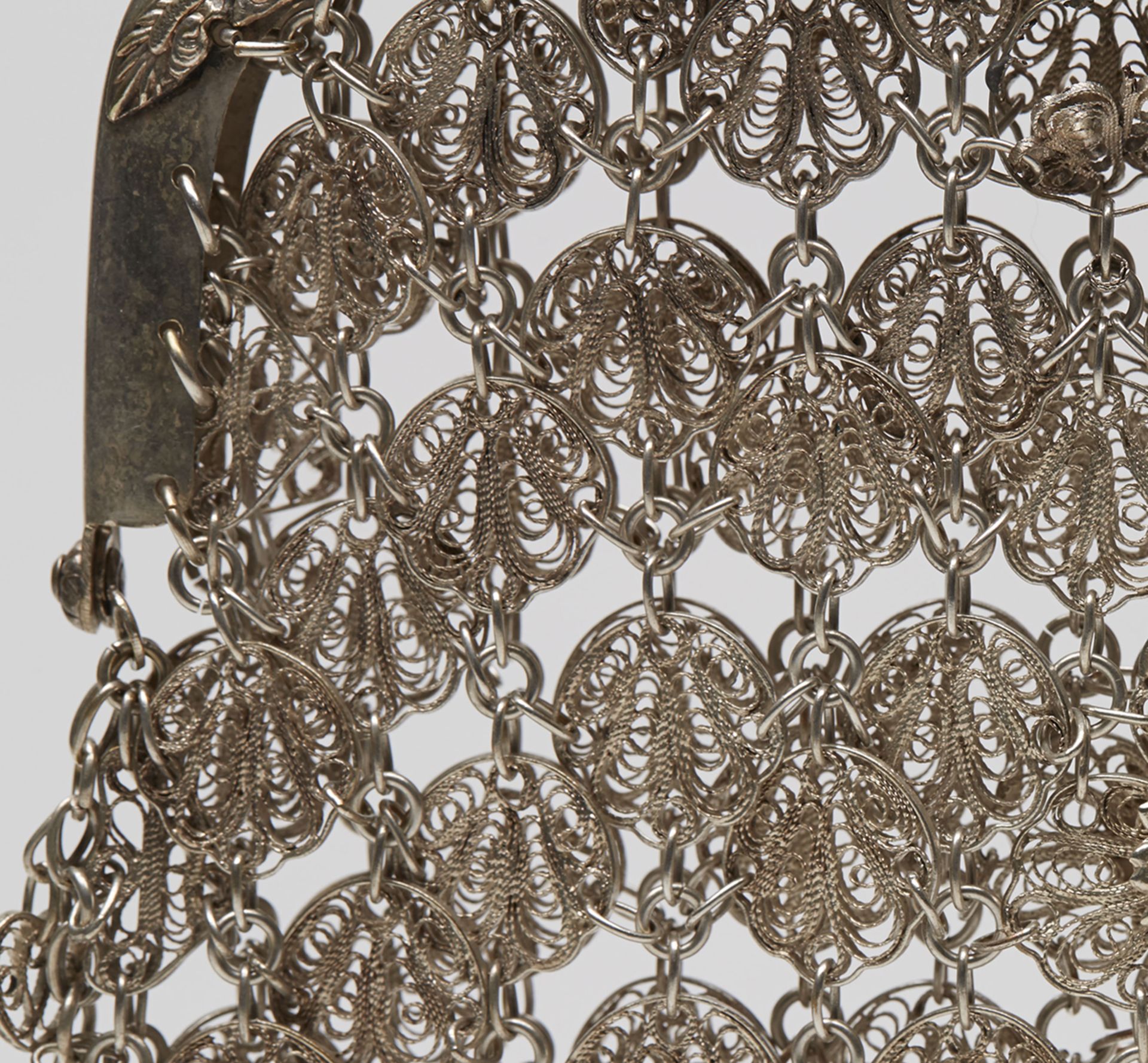 Antique Chinese Heavy Silver Filigree Chain Purse C.1900 - Image 4 of 10