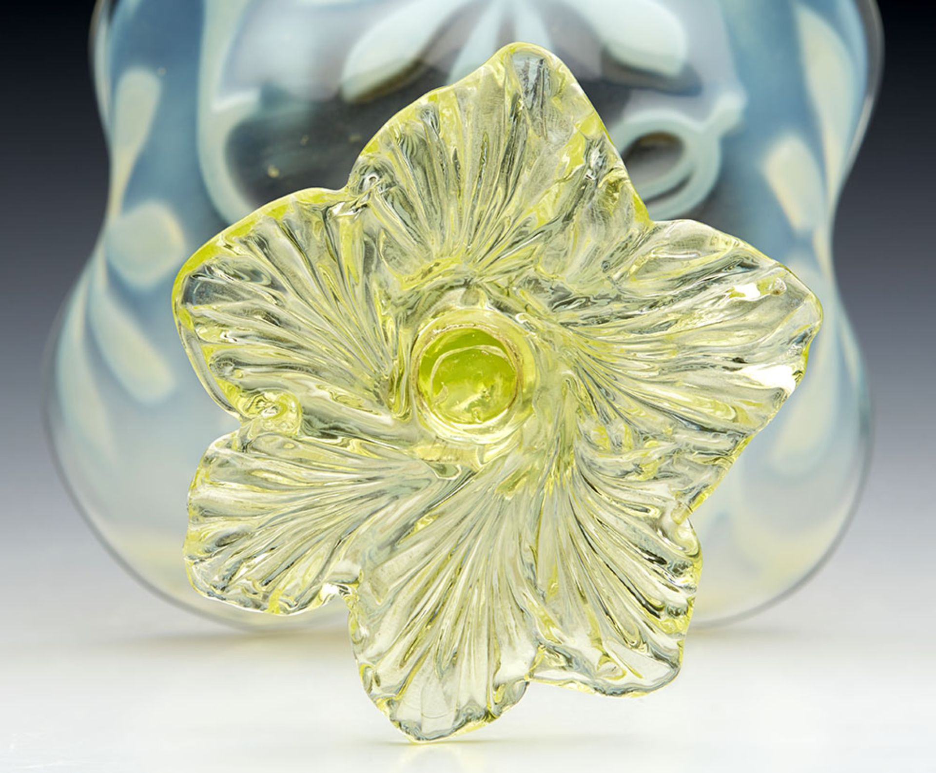 Antique English Yellow Vaseline Glass Stem Dish With Floral Designs C.1890 - Image 6 of 9