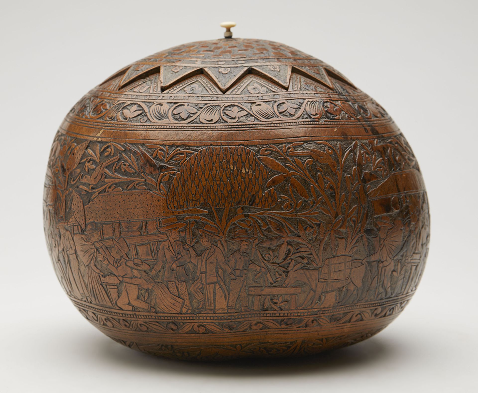 Museum Quality Hand Carved Gourd Container C.1800 - Image 4 of 8