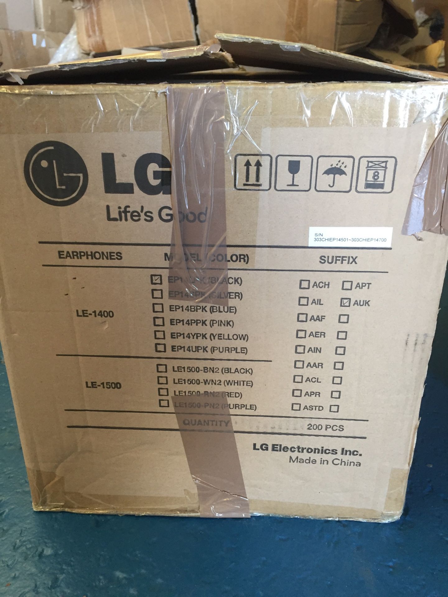 100 X LG LG LE-1700 Earphones with Flat Cable for iPhone/Galaxy Brand New - Image 3 of 5
