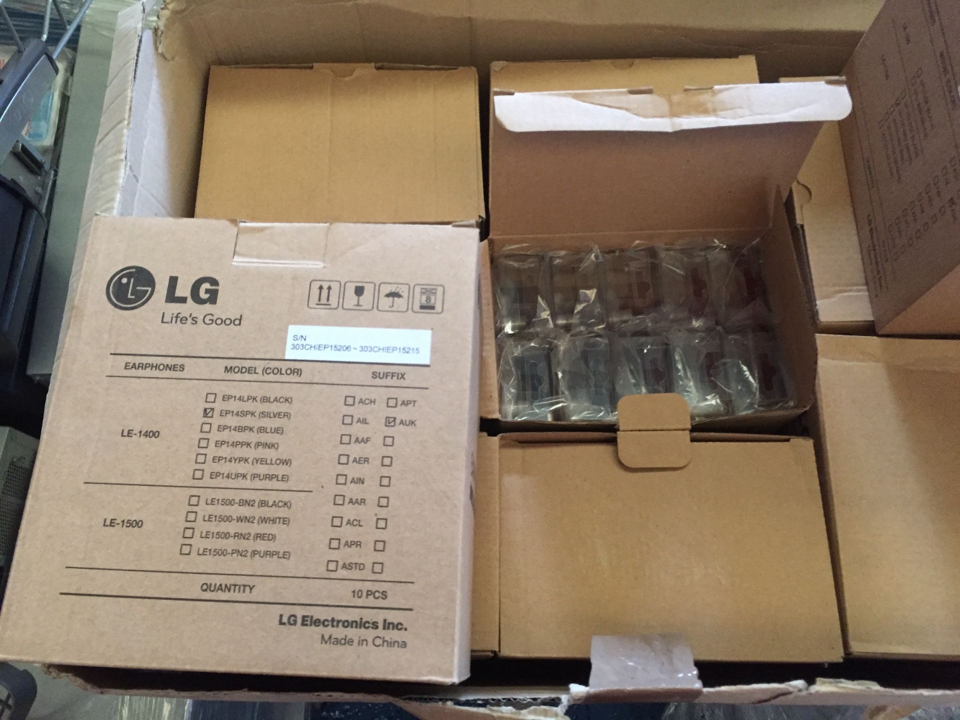 100 X LG LG LE-1700 Earphones with Flat Cable for iPhone/Galaxy Brand New - Image 2 of 5
